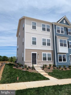 /international/us/237-swan-field-avenue-ranson-wv-110108477686/