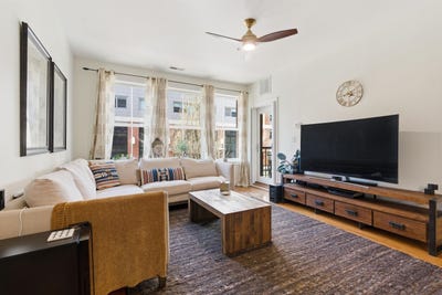 /international/us/20-avenue-at-port-imperial-west-new-york-nj-110120452696/