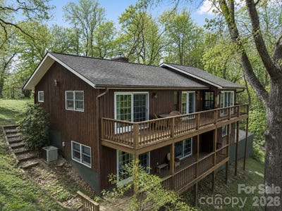 /international/us/415-treetop-lane-waynesville-nc-110106567462/
