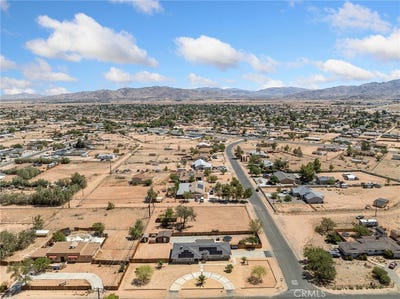 /international/us/21538-pine-ridge-avenue-apple-valley-ca-110101245020/