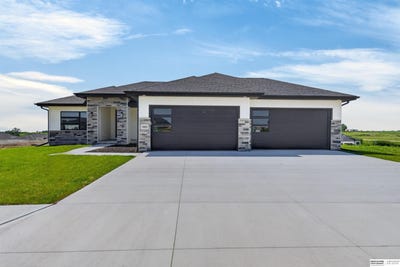 /international/us/5632-n-213th-street-elkhorn-ne-110108709453/