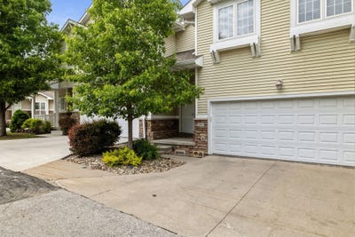 /international/us/5583-meredith-drive-des-moines-ia-110108076859/