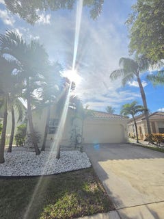 /international/us/1210-oakwater-drive-royal-palm-beach-fl-110120085054/