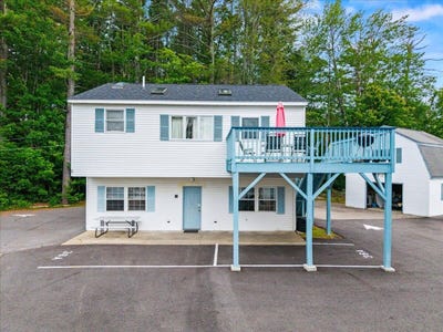 /international/us/22-ocean-park-road-saco-me-110098985372/
