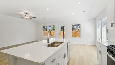 /international/us/1204-morrell-drive-princeton-tx-110120419314/