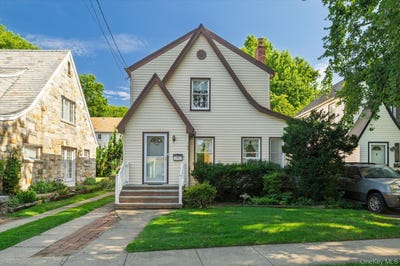 /international/us/107-cherry-street-floral-park-ny-110119506423/