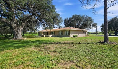 /international/us/955-s-highway-37-george-west-tx-110108720099/