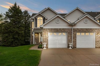 /international/us/894-natures-cove-court-wixom-mi-110107851479/