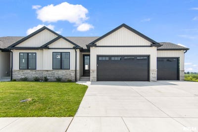 /international/us/5302-verdant-lane-springfield-il-110101372598/