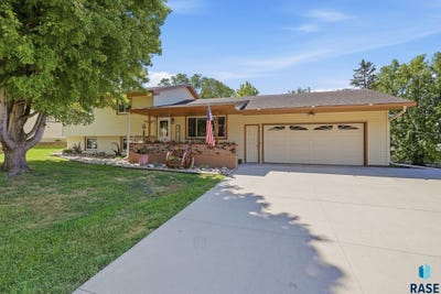 /international/us/107-w-5th-st-dell-rapids-sd-110108814550/