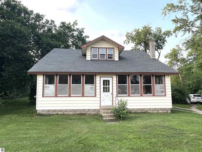 /international/us/91-e-prosper-road-falmouth-mi-110099821261/
