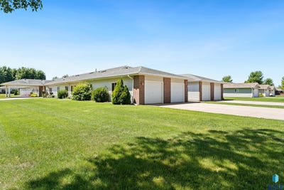 /international/us/701-s-3rd-st-beresford-sd-110100949637/