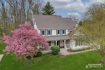 /international/us/3813-kinview-street-nw-grand-rapids-mi-110107962576/