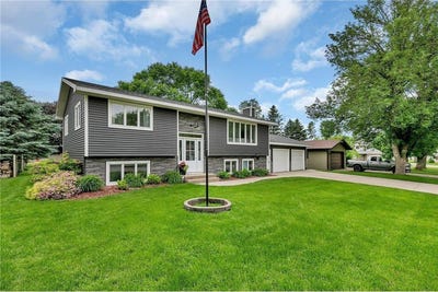 /international/us/915-4th-street-nw-clara-city-mn-110100395970/