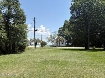 /international/us/near-2072-waccamaw-shores-road-lot-49-53-lake-waccamaw-nc-110108974975/