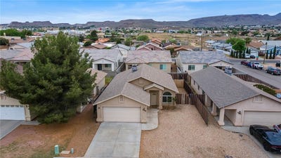 /international/us/3555-n-moore-street-kingman-az-110107460216/