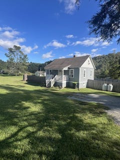 /international/us/17-old-quaker-road-galax-va-110110362384/