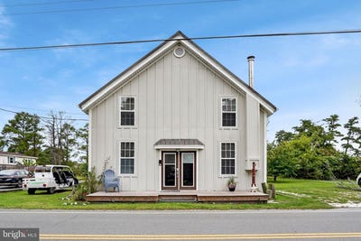 /international/us/5277-main-st-chincoteague-island-va-110109084496/