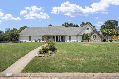 /international/us/2916-highland-dr-russellville-ar-110100994957/