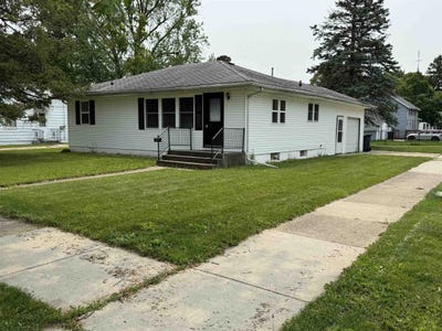 /international/us/1723-barham-avenue-janesville-wi-110099960787/