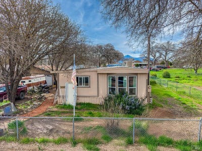 /international/us/3393-green-avenue-clearlake-ca-110107282827/
