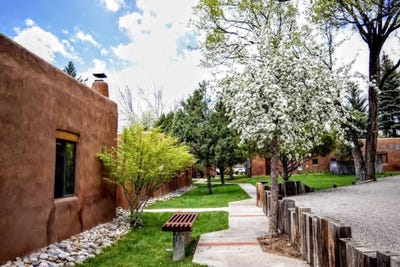 /international/us/226-kit-carson-road-taos-nm-110093345410/
