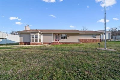 /international/us/2-w-walnut-street-salina-ok-110106305132/