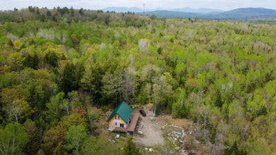 /international/us/1316-new-portland-road-embden-me-110108304212/