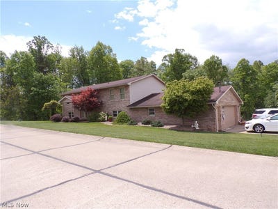 /international/us/63-lynn-drive-williamstown-wv-110107938608/