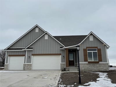 /international/us/1612-summit-circle-ne-bondurant-ia-110096849849/