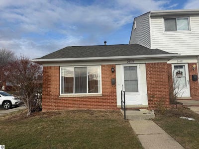 /international/us/20355-15-mile-road-clinton-township-mi-110105022836/