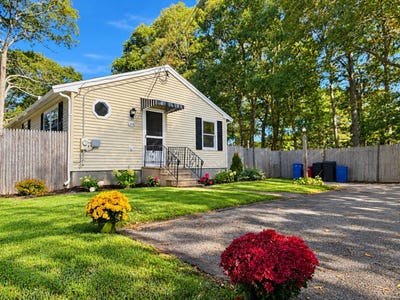 /international/us/315-winslow-gray-road-west-yarmouth-ma-110120511134/