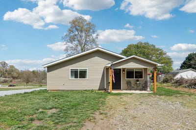 /international/us/111-w-crawford-street-landrum-sc-110106950022/