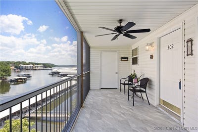 /international/us/40-lighthouse-road-lake-ozark-mo-110097685402/