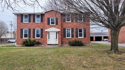 /international/us/425-upper-joe-mccarthy-drive-buffalo-ny-110108034295/