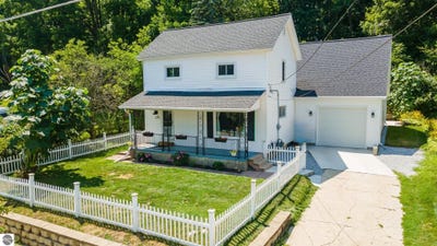 /international/us/177-prospect-street-rockford-mi-110101116597/