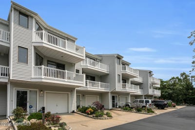 /international/us/7-navesink-court-long-branch-nj-110100206760/