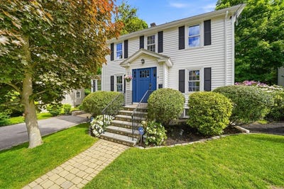/international/us/18-grayson-rd-winchester-ma-110108393054/