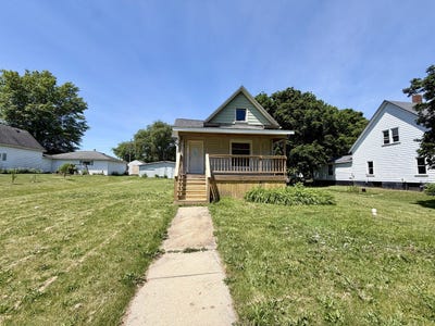 /international/us/38-maple-street-saunemin-il-110108507500/
