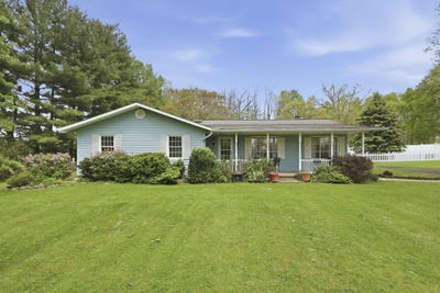 /international/us/1569-lawrence-road-delaware-oh-110107691676/