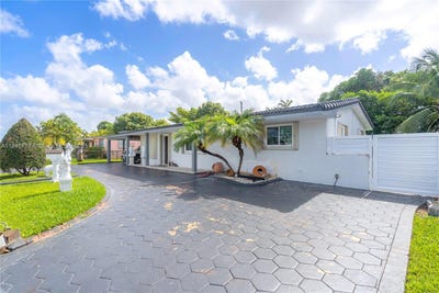 /international/us/6975-w-10th-ct-hialeah-fl-110101179939/