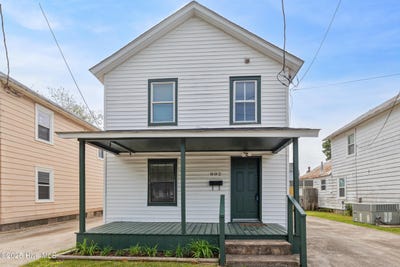 /international/us/802-2nd-street-elizabeth-city-nc-110098889242/