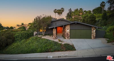 /international/us/4650-ellenita-ave-tarzana-ca-110108706806/