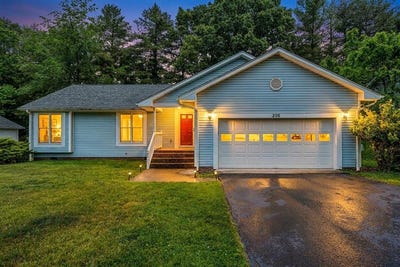 /international/us/206-sheppard-avenue-radford-va-110108231819/