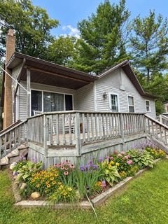 /international/us/6747-mount-maria-road-hubbard-lake-mi-110120085682/