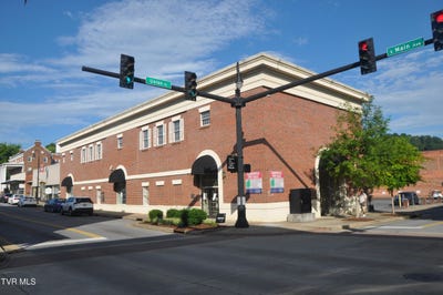 /international/us/201-s-main-avenue-erwin-tn-110100819099/