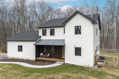 /international/us/572-greenville-turnpike-middletown-ny-110106694032/