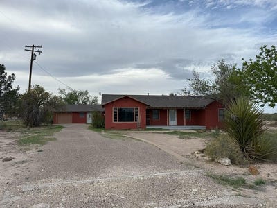 /international/us/117-e-48th-st-fort-stockton-tx-110107829958/