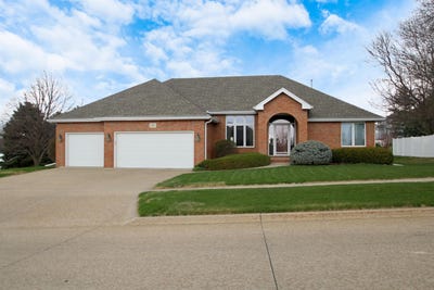 /international/us/4701-bristol-drive-sioux-city-ia-110107202281/