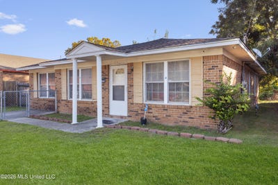 /international/us/270-nixon-street-biloxi-ms-110120794436/